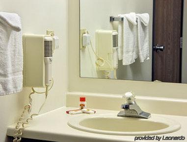 Super 8 By Wyndham Sturgeon Bay Hotel Стая снимка